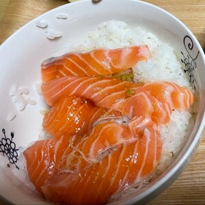 簡単贅沢☆とろけるトロサーモン丼